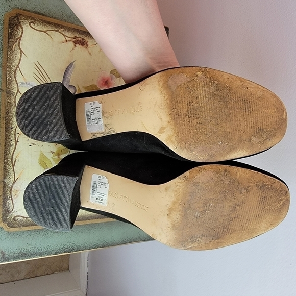 Saks Fifth Ave Galent Black Suede Pump Size 6 1/2 - Picture 13 of 14